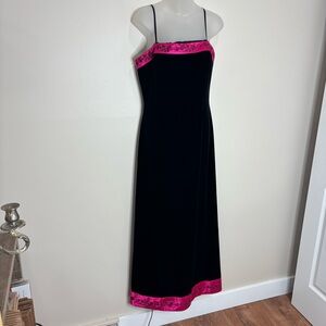 Vintage Papell Evening Y2K whimsygoth black pink embroidery Velvet prom Dress 10
